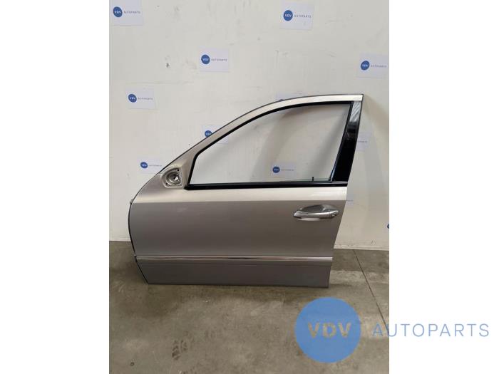 Portier 4Deurs links-voor Mercedes E-Klasse