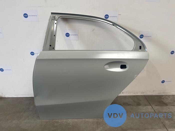 Puerta de 4 puertas izquierda detrás Mercedes A-Klasse