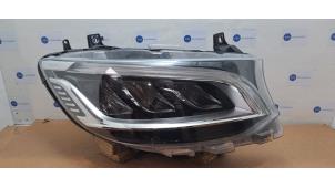 Gebruikte Koplamp rechts Mercedes Sprinter 5t (907.6) 314 CDI 2.1 D RWD Prijs € 780,45 Inclusief btw aangeboden door Autoparts Van De Velde