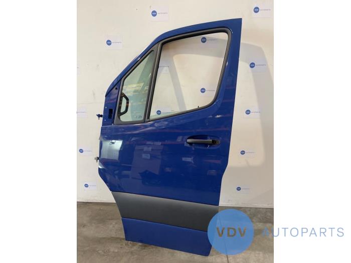 Door 4-door, front left Mercedes Sprinter