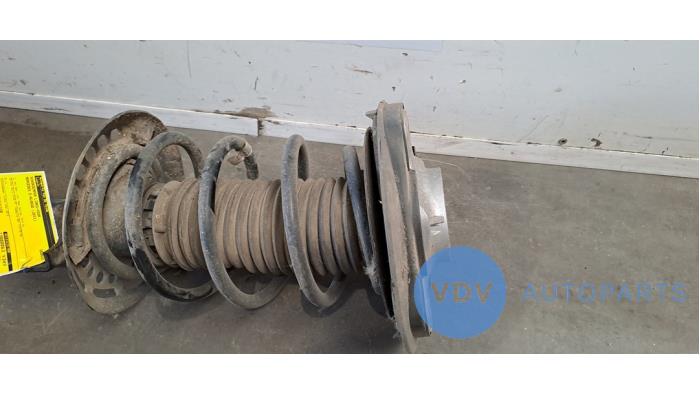 Fronts shock absorber, left Mercedes E-Klasse