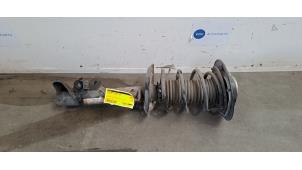 Gebruikte Schokdemper rechts-voor Mercedes E Estate (S212) E-200 CDI 16V BlueEfficiency,BlueTEC Prijs € 78,65 Inclusief btw aangeboden door Autoparts Van De Velde