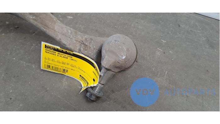 Wahacz zawieszenia prawy przód Mercedes E-Klasse