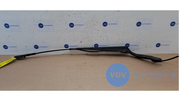 Ramie wycieraczki przedniej Mercedes Sprinter