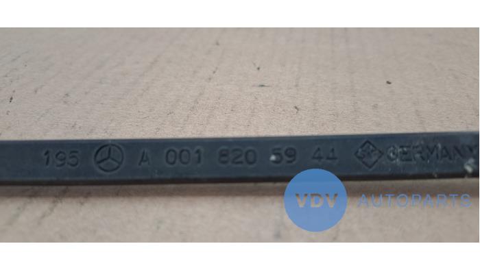 Scheibenwischerarm vorne Mercedes Sprinter