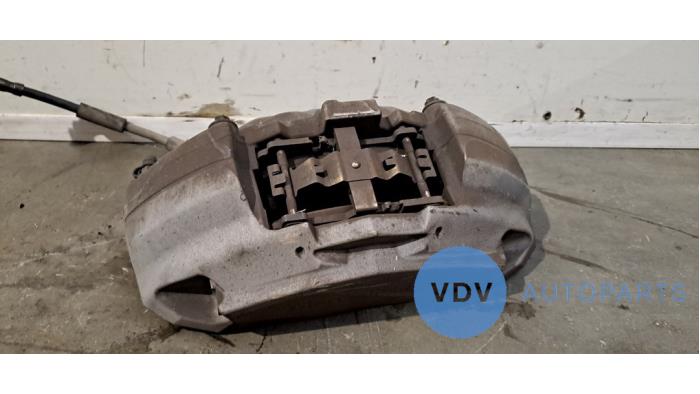 Zacisk hamulcowy lewy przód Mercedes E-Klasse