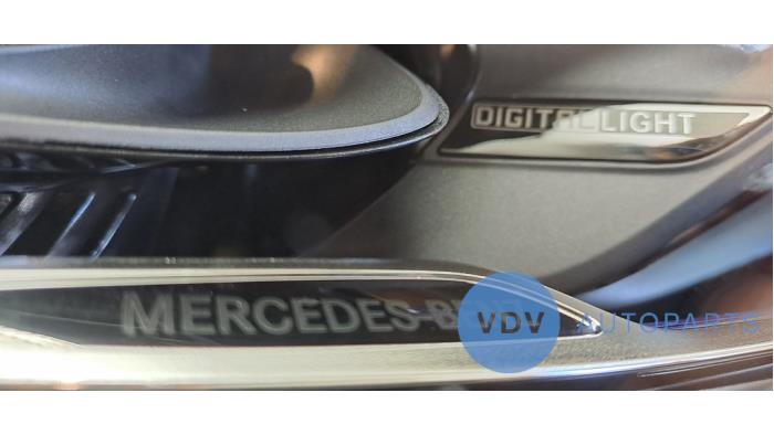 Reflektor prawy Mercedes GLC-Klasse