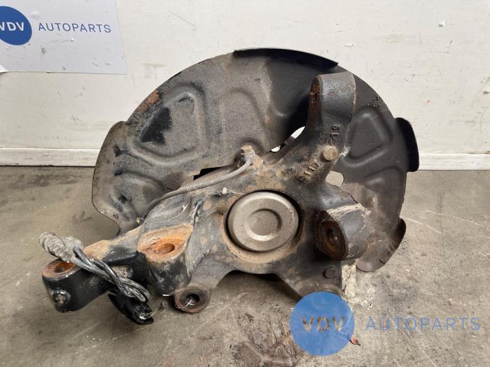 Knuckle, front left Mercedes Vito