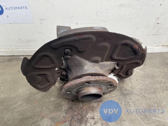 Knuckle, front left Mercedes Vito