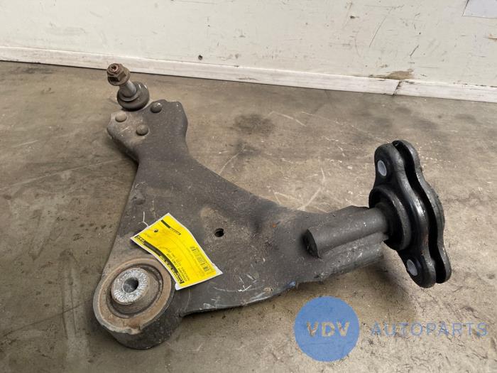 Draagarm links-voor Mercedes Vito