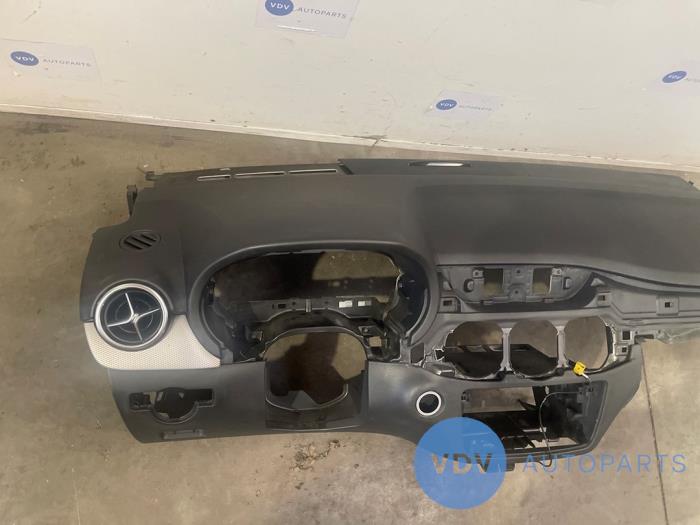 Tableau de bord Mercedes B-Klasse