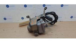 Gebruikte Computer Cruise Control Mercedes G (463) 300 GE Prijs € 181,50 Inclusief btw aangeboden door Autoparts Van De Velde