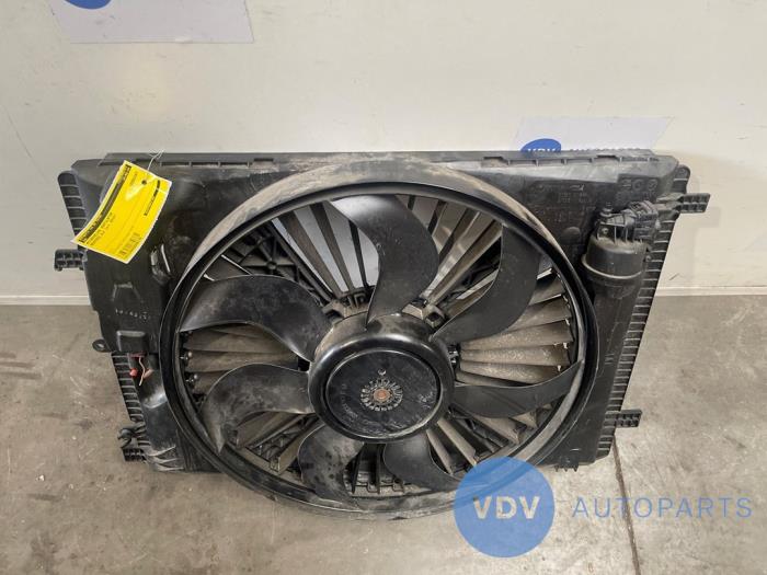 Ventilador de enfriamiento del motor