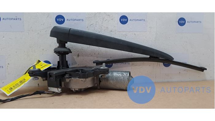 Rear wiper arm