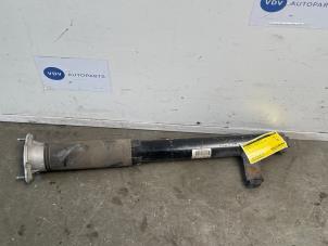 Gebruikte Schokdemper links-achter Mercedes CLS (C218) 250 CDI BlueEfficiency,BlueTEC, 250 d Prijs € 181,50 Inclusief btw aangeboden door Autoparts Van De Velde