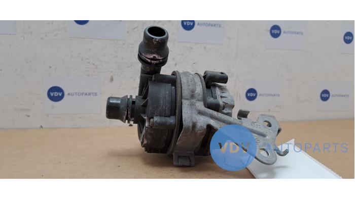 Water pump Mercedes C-Klasse