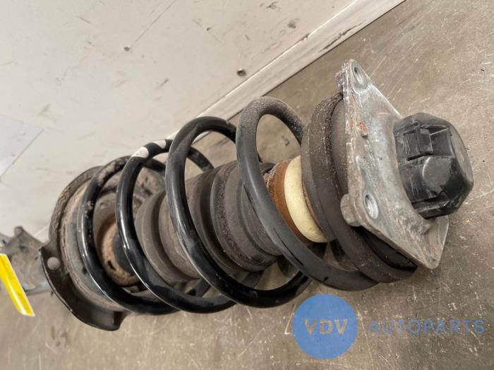 Amortyzator wstrzasów lewy przód Mercedes A-Klasse