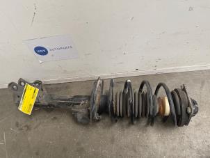 Gebruikte Schokdemper links-voor Mercedes A (W169) 2.0 A-200 5-Drs. Prijs € 48,40 Inclusief btw aangeboden door Autoparts Van De Velde