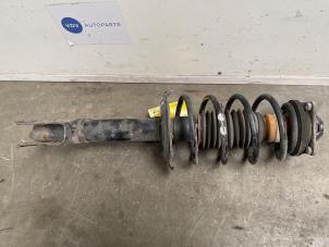 Gebruikte Schokdemper rechts-voor Mercedes A (W169) 2.0 A-200 5-Drs. Prijs € 60,50 Inclusief btw aangeboden door Autoparts Van De Velde