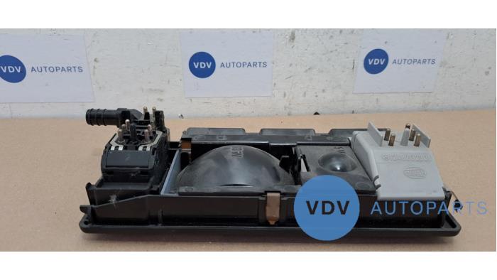 Oswietlenie wewnetrzne przód Mercedes E-Klasse