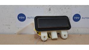 Gebruikte Kofferdeksel Handgreep Mercedes CLA (117.3) 1.6 CLA-180 16V Prijs € 12,10 Inclusief btw aangeboden door Autoparts Van De Velde