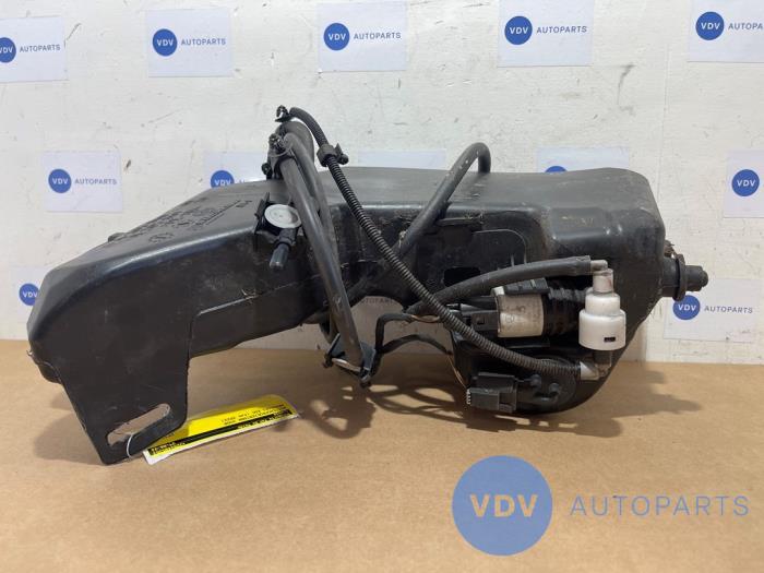 Réservoir lave-glace avant Mercedes EQC