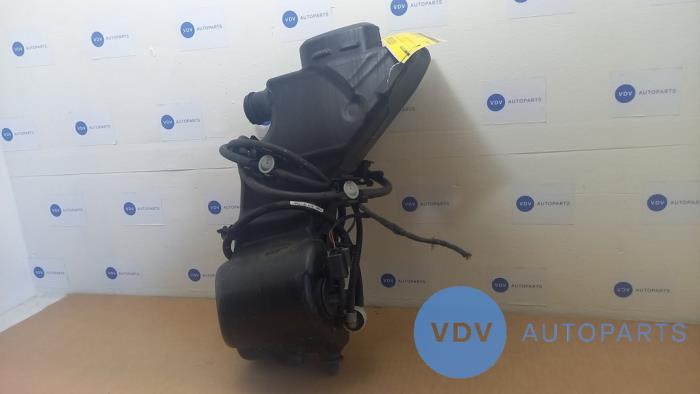 Réservoir lave-glace avant Mercedes EQC