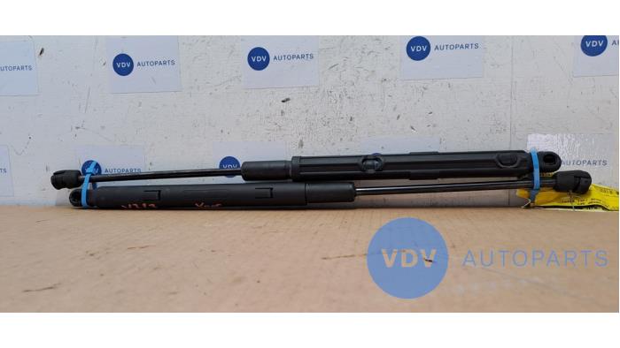 Set of bonnet gas struts Mercedes E-Klasse