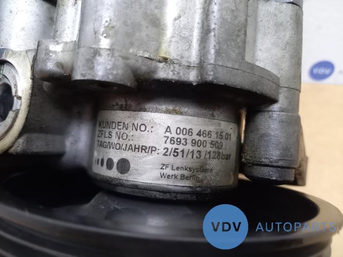 Power steering pump Mercedes C-Klasse