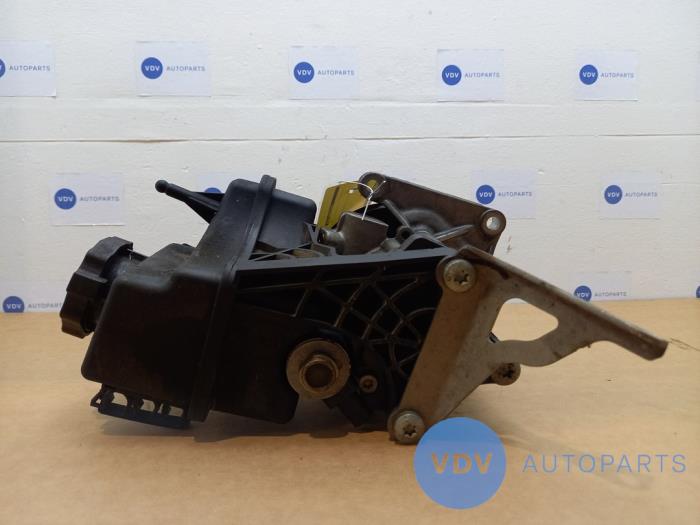 Power steering pump Mercedes C-Klasse
