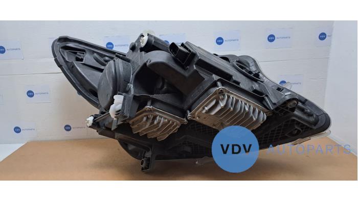 Headlight, left Mercedes V-Klasse