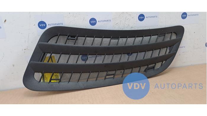 Air grill bonnet right Mercedes Sprinter