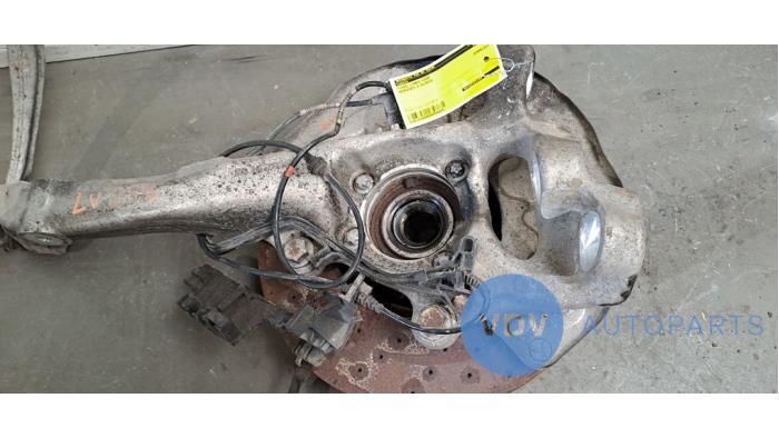 Knuckle, front left Mercedes E-Klasse