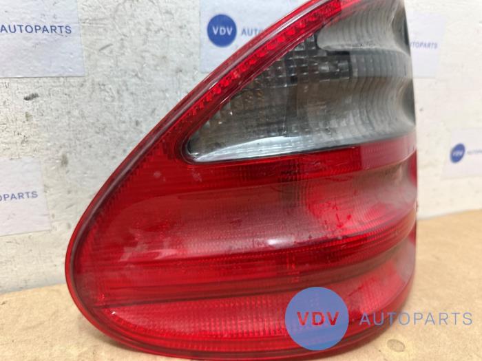 Luz trasera izquierda Mercedes E-Klasse