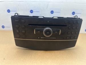 Gebruikte Radio Mercedes C (W204) 2.2 C-200 CDI 16V Prijs € 151,25 Inclusief btw aangeboden door Autoparts Van De Velde