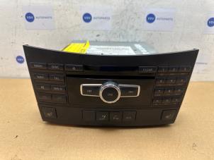 Gebruikte Radio Mercedes E (C207) E-260 CGI 16V BlueEfficiency Prijs € 223,85 Inclusief btw aangeboden door Autoparts Van De Velde