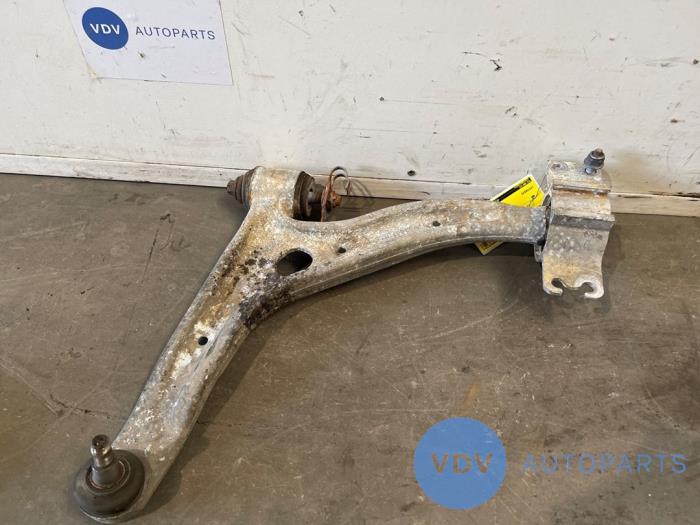 Front wishbone, left Mercedes B-Klasse