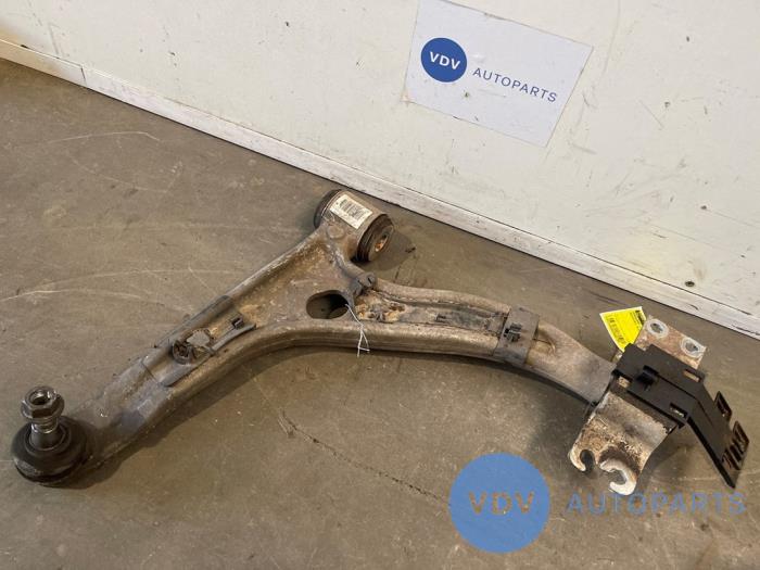 Front wishbone, left Mercedes B-Klasse