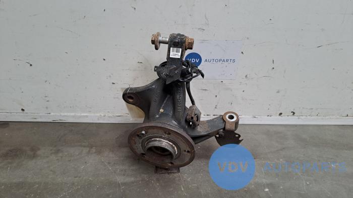 Fusee links-voor Mercedes Vito