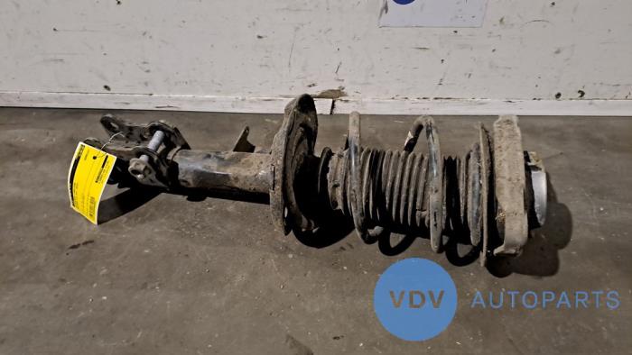 Fronts shock absorber, left Mercedes CLA