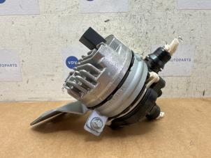 Gebruikte Waterpomp Mercedes A (177.0) 1.3 A-180 Turbo Mild Hybrid Prijs € 78,65 Inclusief btw aangeboden door Autoparts Van De Velde