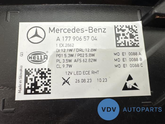 Reflektor lewy Mercedes A-Klasse