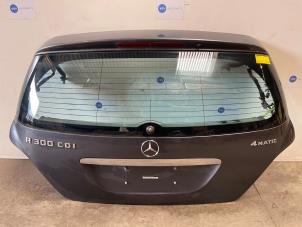 Gebruikte Kofferdeksel Mercedes R (W251) 3.0 350 CDI V6 24V 4-Matic Prijs € 260,15 Inclusief btw aangeboden door Autoparts Van De Velde