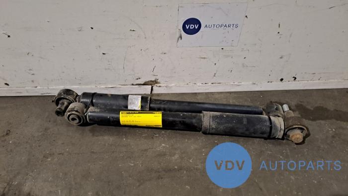 Shock absorber kit Mercedes Vito