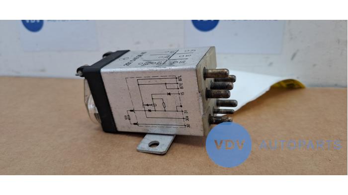 Overvoltagesrelay Mercedes SL