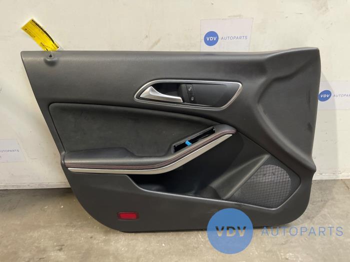 Portierbekleding 4Deurs links-voor Mercedes CLA