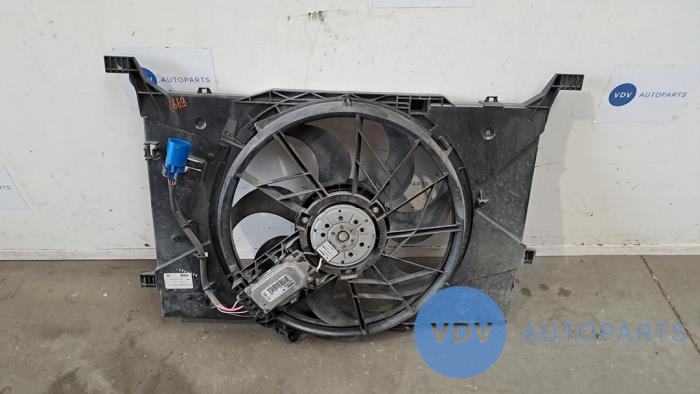 Ventilador de enfriamiento del motor