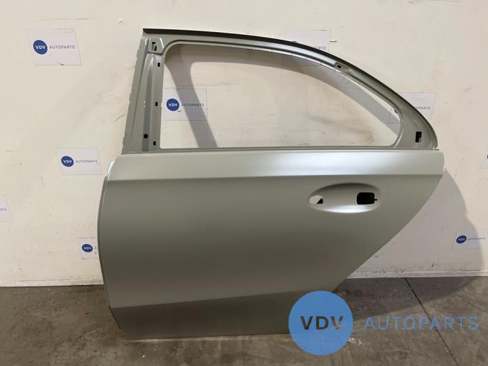 Puerta de 4 puertas izquierda detrás Mercedes A-Klasse