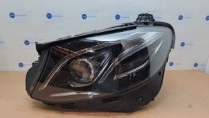 Gebruikte Koplamp links Mercedes E (W213) E-200d 2.0 Turbo 16V Prijs € 1.542,75 Inclusief btw aangeboden door Autoparts Van De Velde