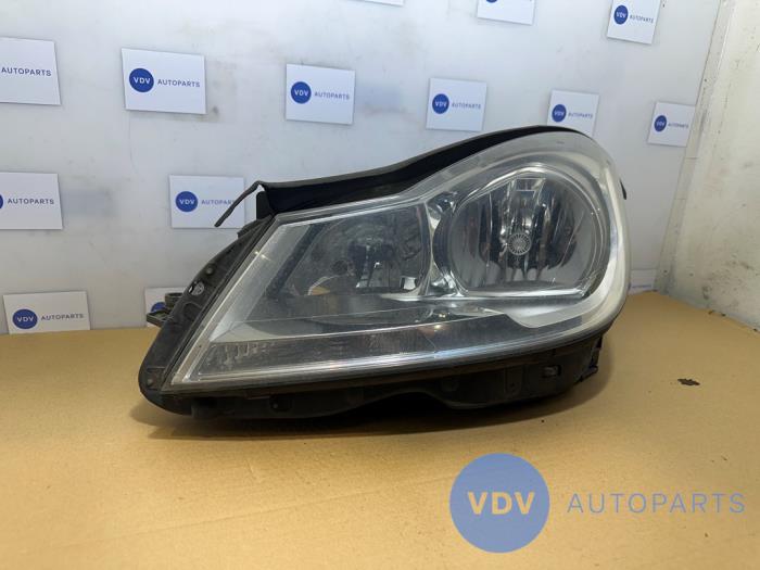 Headlight, left Mercedes C-Klasse